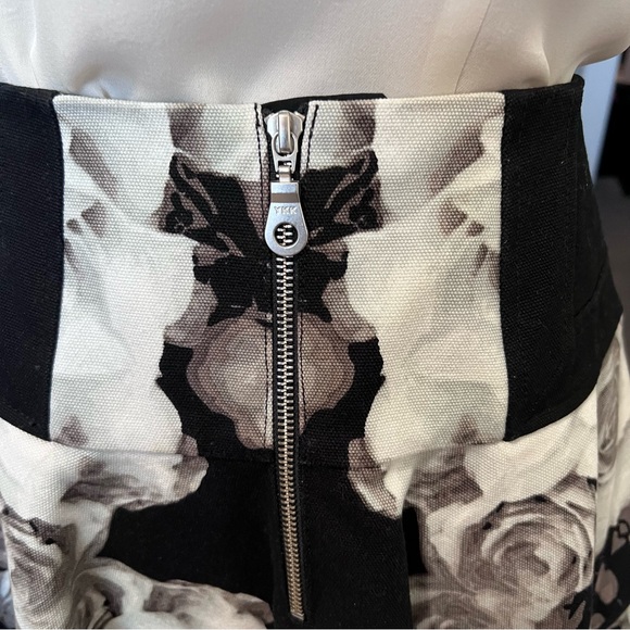 NWOT-L.A.M.B.- Floral Circle Skirt-6 - Picture 9 of 13